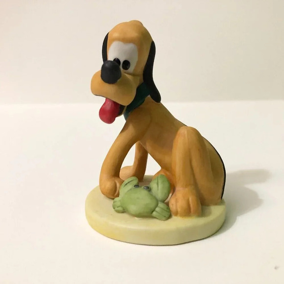 Vintage Walt  Disney Gift Ware Pluto with Crab Figurine Taiwan - Picture 1 of 14